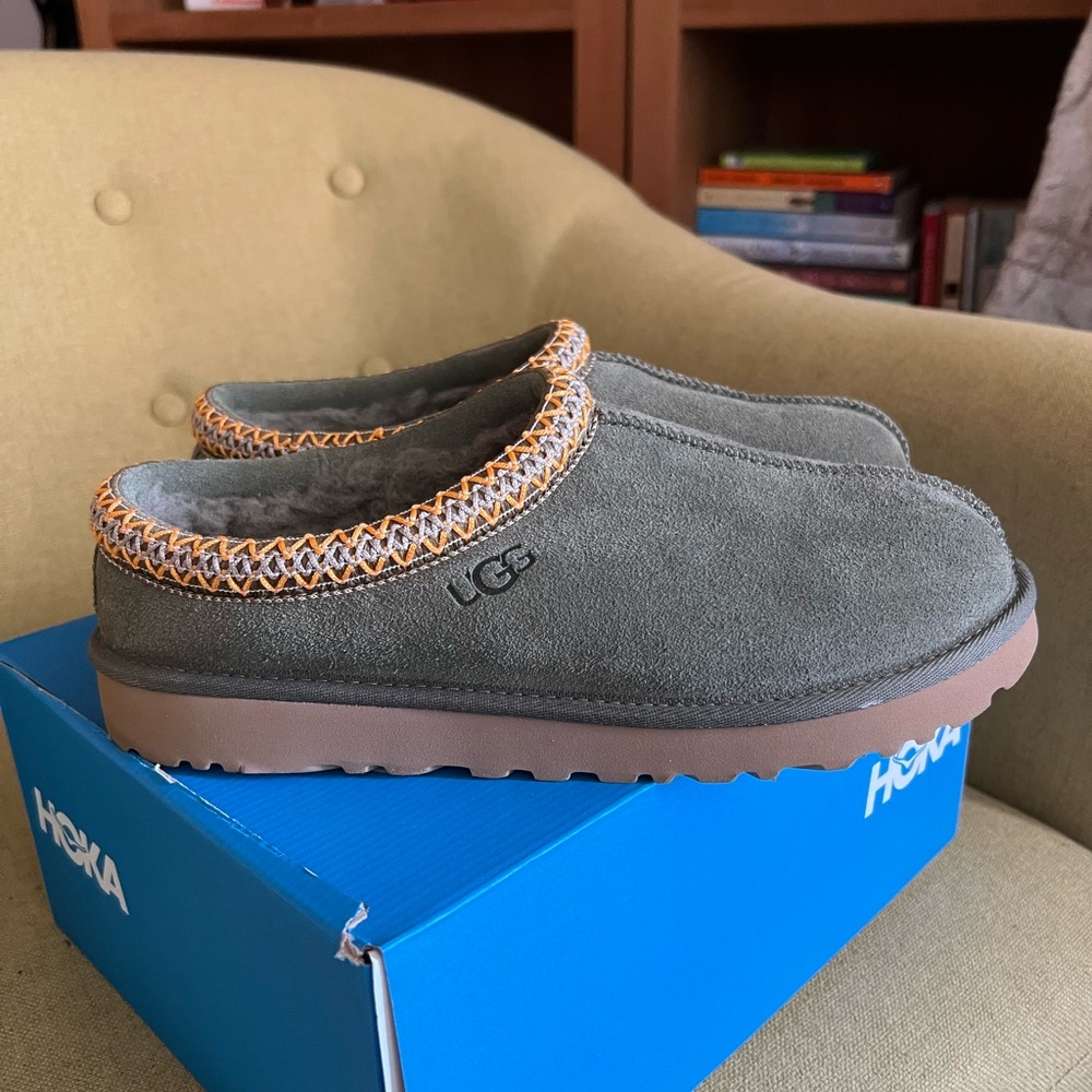 UGG - Tasman Slipper (Burnt Olive) Size 10 like new! Only tried on!